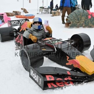 力作仮装でゲレンデ駆ける　金山スキー場、過去最多３３組出場【標津町】(2026-02-21)