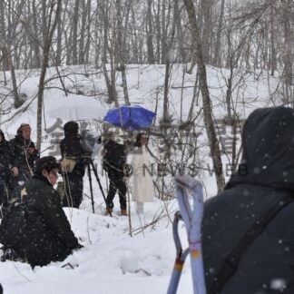 女優・高橋さん故郷で撮影　映画「うさぎのあしあと」ラストシーン、実家跡地でオールアップ【標茶町】(2026-02-22)