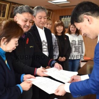 駅周辺まちづくり、市長に早期実現要望　釧路の団体【釧路市】(2026-03-01)