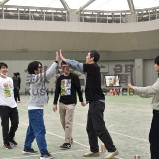 仲間同士でハイタッチ　道東初のクッブ大会【釧路市】(2026-03-01)