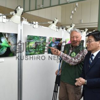 台湾の美しい野鳥を活写　８日まで鶴居で交流写真展【鶴居村】(2026-03-01)