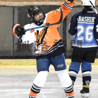 ４チーム集結 熱戦　ラスト大会で躍動　根室アイホ大会_4(2026-03-09)