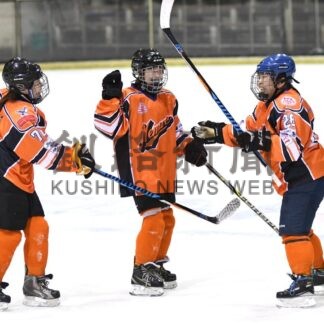 ４チーム集結 熱戦　ラスト大会で躍動　根室アイホ大会_6(2026-03-09)