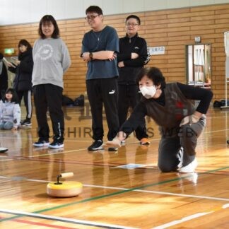 フロアカーリング楽しむ　大楽毛げんきスポーツクが交流大会【釧路市】(2026-03-10)