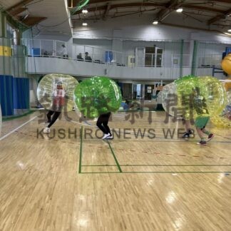 小学生から５０代爽快な汗　フットサルとバブルサッカー体験会【釧路市】(2026-03-10)