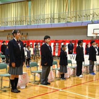 最後の卒業生７人巣立つ　西春別小９２年の歴史に幕【別海町】(2026-03-19)