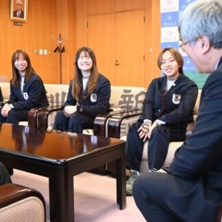 「五輪応援　恩返しを」　スマイルＪ釧公大４選手が報告【釧路市】(2026-03-19)