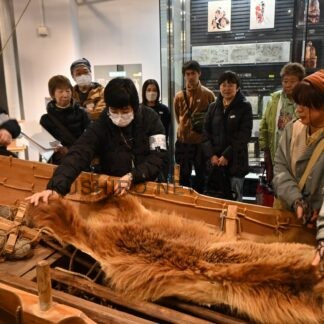 クマや狩猟、文化学ぶ　釧路アイヌ語の会、博物館でツアー【釧路市】(2026-03-19)