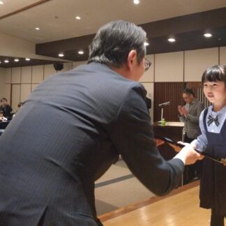 「すばらしい鶴ばかり」　絵コンテストで９人表彰【釧路市】(2026-03-29)