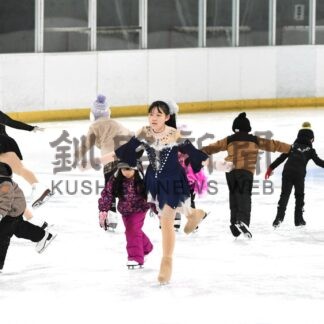 団員ら楽しく銀盤を舞う　練習成果存分に披露　釧路市スポーツ少年団フィギュア部、市長杯競技大会兼納会【釧路市】(2026-04-03)