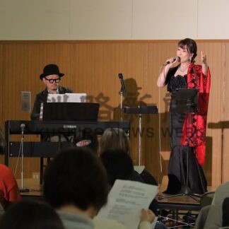 来場者と歌い一体感　市地域おこし協力隊の川島さん、参加型コンサート【根室市】(2026-04-04)