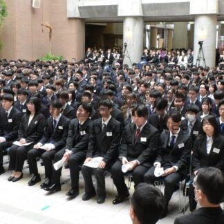 新たな学生生活へ第一歩　釧公大経済学部３９２人が入学式【釧路市】(2026-04-07)