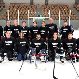 末広レッズ連覇達成　アイホオールドタイマーズ大会　ティーチャーズ準Ｖ【釧路市】_1(2026-04-07)