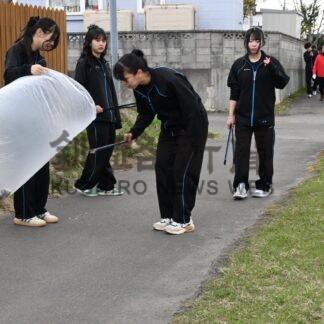 武修館高生、武佐地区や通学路で清掃に汗【釧路市】(2026-04-25)