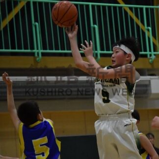 別海・厚岸真龍合同がＶ　女子は昭和ＷＩＮＧＳ　釧路地区バスケ協会会長長杯争奪新人大会【釧路町】(2026-04-28)