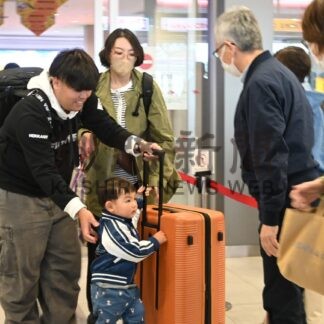 釧根観光シーズン本格化　空港で「おかえり」の声も【釧路市】(2026-04-30)
