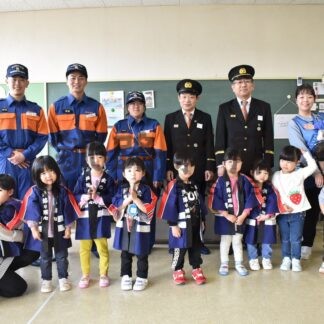 「三つの約束守ります」　美原つくし幼稚園で幼年消防クラブ入団式【釧路市】(2026-05-12)