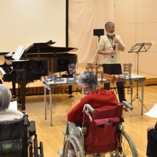 入居者ら元気に合唱　ときわ台ヒルズで笠原夫妻が公演【釧路市】(2026-05-13)
