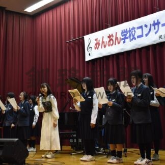 景雲中生徒と「地球へ」熱唱　半﨑美子さんコンサート【釧路市】(2026-05-17)