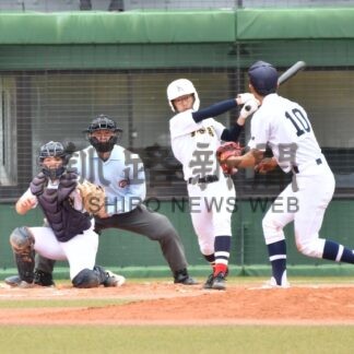 釧湖陵振り切り全道へ　中標津に１３─４、後半で得点重ねる　全道高校野球釧根支部(2026-05-18)