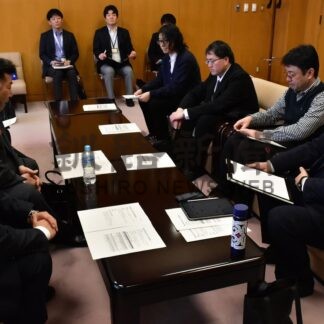 議員定数削減の経緯説明　釧路市議会議会改革特別委、公立大で意見交換【釧路市】(2026-05-20)