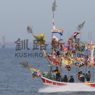 第５１海幸丸、豊漁願い進水　貝殻島コンブ漁前に　髙橋さん親子が新造【根室市】(2026-05-28)