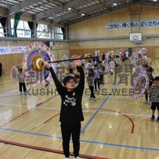 傘踊り初披露へ鳥取小４年生練習　保存会会員が指導【釧路市】(2026-06-02)