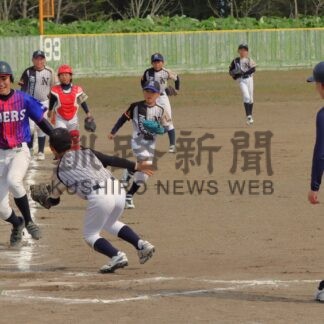 大人相手に真剣勝負　根室野球少年団　地元チームと対戦【根室市】(2026-06-05)