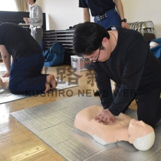 ２施設の職員が人工呼吸方法学ぶ　救命講習会【根室市】(2026-06-08)