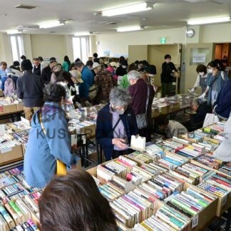 好みの古本求めにぎわう【根室市】(2026-06-14)
