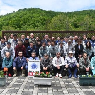 花壇整備に汗流す　建設事業協会【釧路町】(2026-06-14)