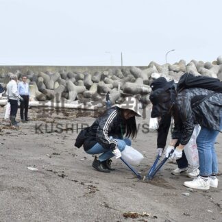 昆布森海岸周辺清掃しきれいに　道イオン同友店会【釧路町】(2026-06-24)