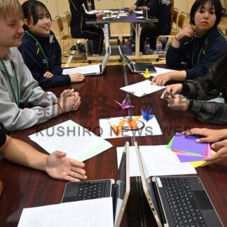 鶴居中生が留学生と交流　釧路高専から９人　「文化教わった」【鶴居村】(2026-06-25)