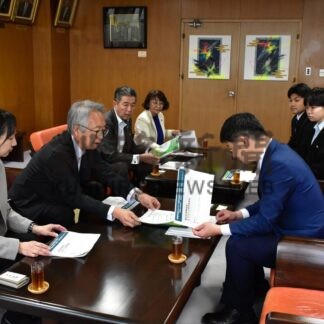 まちづくり研究発表会の成果報告　実行委ら市長に【釧路市】(2026-06-26)