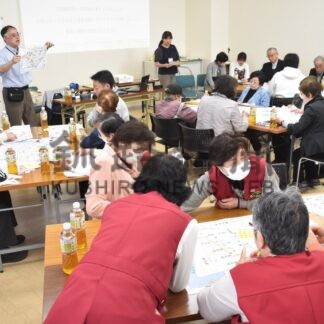 避難場所や経路考える　橋北東部地区防災講演会で町内会員ら図上訓練【釧路市】(2026-07-11)