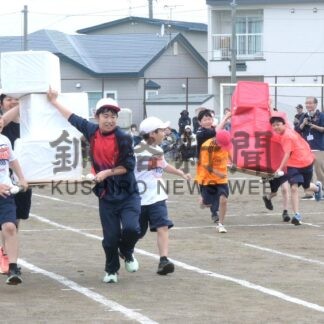 児童生徒元気に競技　釧路市内の各校で運動会【釧路市】_4(2026-07-12)