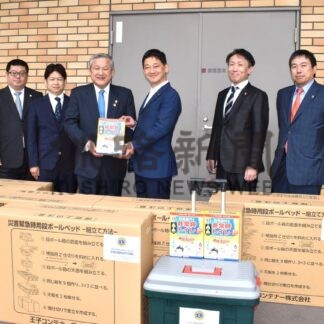 市に防災準備用品寄贈　ライオンズク【釧路市】(2026-07-14)