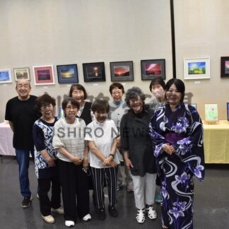 小泉さんと受講生の力作合わせ１３０点展示　パステル画展【釧路市】(2026-07-17)
