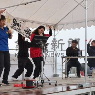 のど自慢で歌声披露　「ねむろ港まつり」【根室市】(2026-07-20)