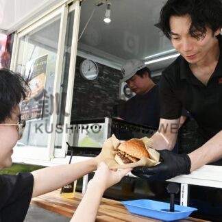 限定バーガーやビール、パン満喫　道東の生産者ら催し【釧路市】(2026-07-22)