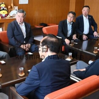 鶴間市長と意見交換　道議会公明党来釧【釧路市】(2026-08-08)