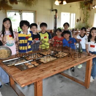 クッキー作りで交流　鶴居の小学生、海外の児童と【鶴居村】(2026-08-09)