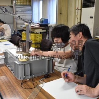 小学生ら土岐模様写す　博物館体験講座【釧路市】(2026-08-17)