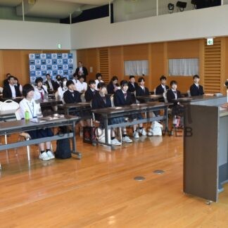 領土返還根室大会「話し合い、知る機会に」　 富山、和歌山の中学生表敬【根室市】(2026-08-18)