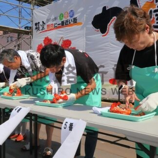 花咲ガニ早食い悪戦苦闘　かに祭り閉幕【根室市】(2026-08-24)