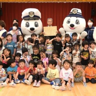恋問海岸清掃で感謝状　１管釧路航空基地、庶路こども園とあおば幼稚園に【釧路市】(2026-08-30)
