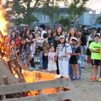 地域ぐるみで夏の思い出　北斗小児童、キャンプファイアに笑顔【根室市】(2026-09-03)