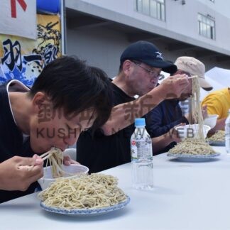 演歌歌手 鳥羽一郎さん熱唱　歯舞こんぶ祭り、国後歌う「兄弟船」披露【根室市】_2(2026-09-05)