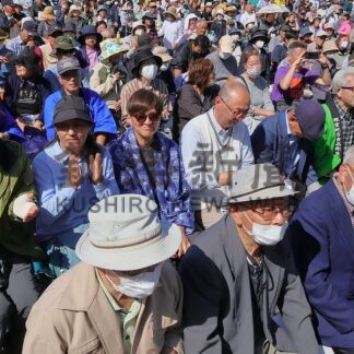 演歌歌手 鳥羽一郎さん熱唱　歯舞こんぶ祭り、国後歌う「兄弟船」披露【根室市】_1(2026-09-05)