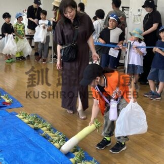 だいこんくじ景品目当てに列　釧路町収穫祭【釧路町】(2026-09-17)